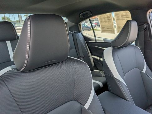 Used 2026 Toyota Camry SE image 3