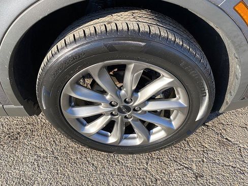 Used 2022 Lincoln Corsair AWD w/ Premium Package image 14