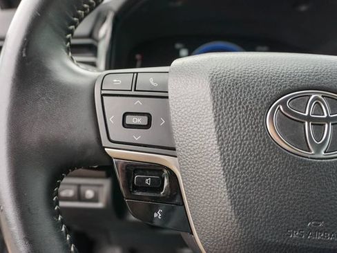 Used 2025 Toyota Camry SE FWD image 21
