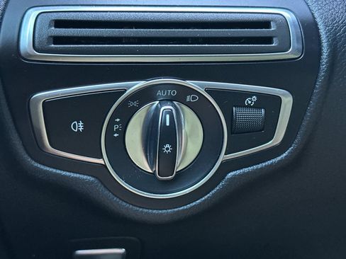 Used 2019 Mercedes-Benz GLC 300 image 31