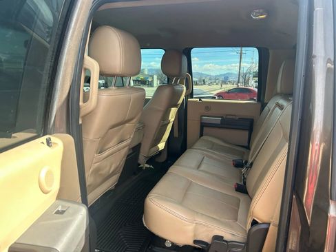 Used 2015 Ford F250 Lariat w/ Lariat Interior Package image 12