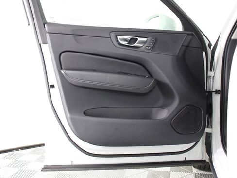 Certified 2023 Volvo XC60 B5 Plus w/ Protection Package Premier image 17