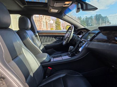 Used 2017 Ford Taurus Limited w/ Driver Assist Package image 18