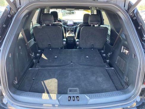 Used 2020 Ford Explorer XLT w/ Equipment Group 202A image 20
