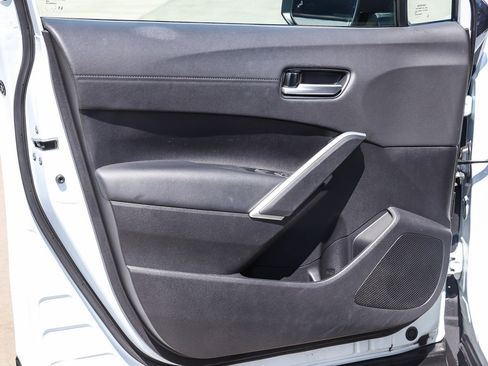 Certified 2022 Toyota Corolla Cross XLE image 20