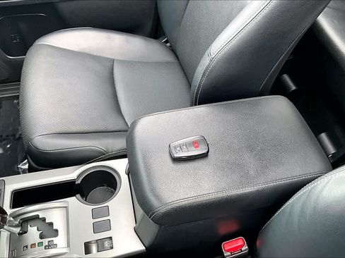 Used 2023 Toyota 4Runner Limited AWD/4WD image 15
