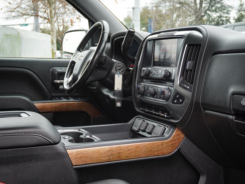 Used 2018 Chevrolet Silverado 1500 LTZ w/ LTZ Plus Package image 34