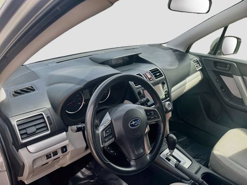 Used 2016 Subaru Forester 2.5i Premium w/ All-Weather Package AWD/4WD image 9
