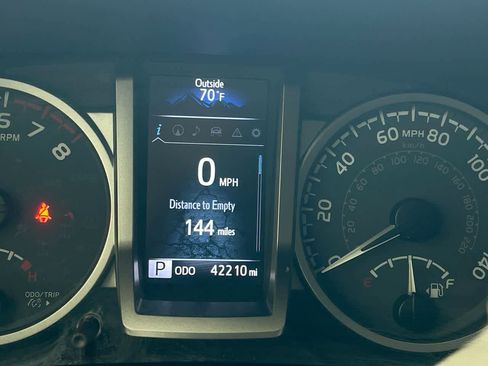 Used 2021 Toyota Tacoma Limited AWD/4WD image 15