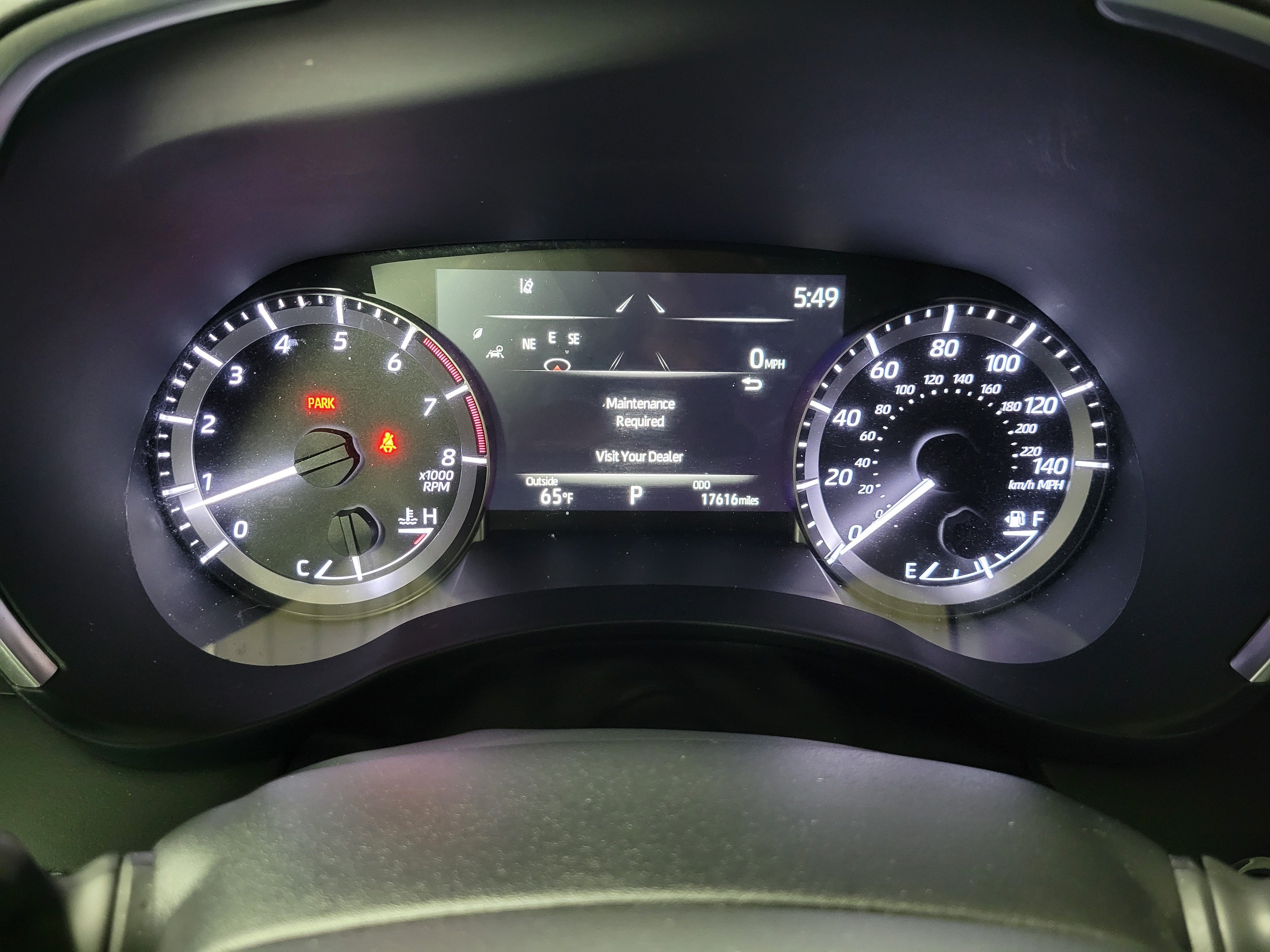 Used 2023 Toyota Highlander XLE AWD/4WD image 25