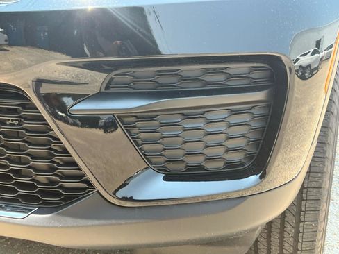 New 2025 Jeep Grand Cherokee Laredo w/ Luxury Tech Group I image 11