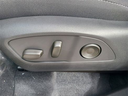 New 2026 Chevrolet Traverse LT w/ Midnight/Sport Edition image 25