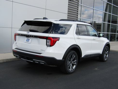 New 2026 Ford Explorer Active w/ Active Comfort Package AWD/4WD image 7