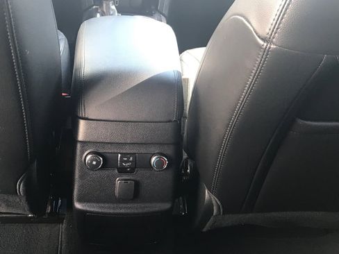 Used 2018 Ford Explorer XLT w/ Equipment Group 202A image 16