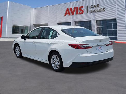 Used 2025 Toyota Camry LE FWD image 3