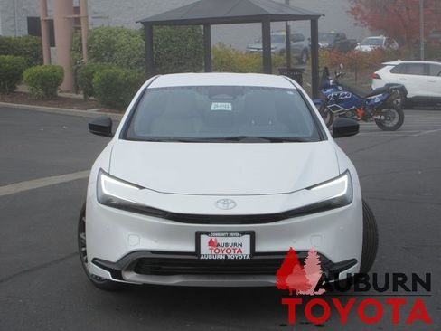 New 2026 Toyota Prius XLE image 15
