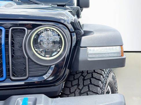 Used 2024 Jeep Wrangler Unlimited Rubicon 4xe image 9