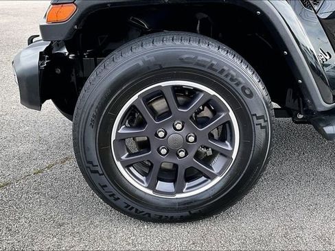 Used 2023 Jeep Gladiator Overland image 28