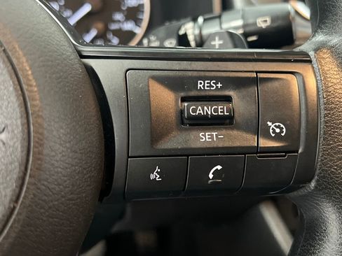 Used 2024 Nissan Rogue S image 37