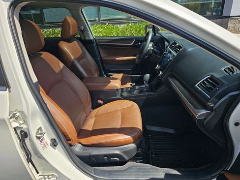 Used 2019 Subaru Outback 3.6R Touring AWD/4WD image 11
