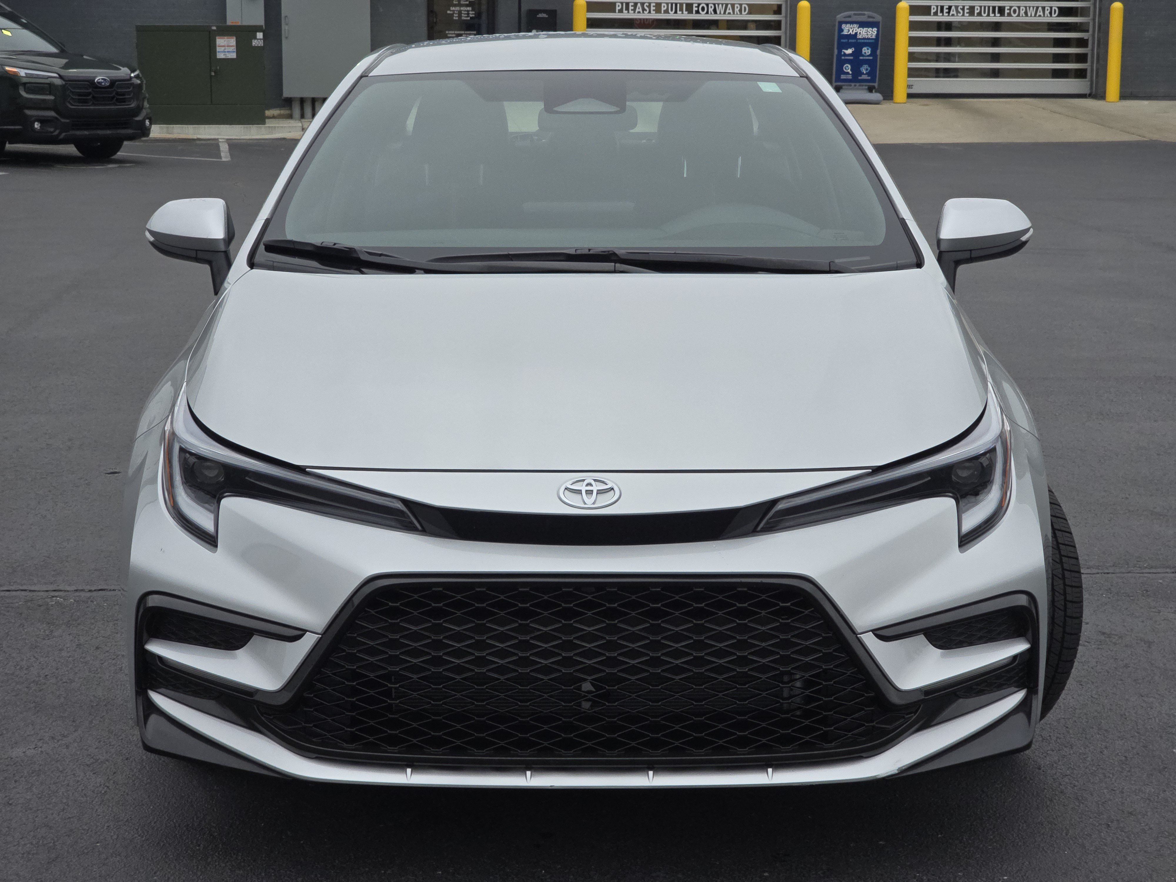Used 2026 Toyota Corolla SE FWD image 2