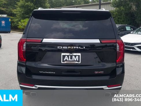 Used 2025 GMC Yukon XL Denali RWD image 6