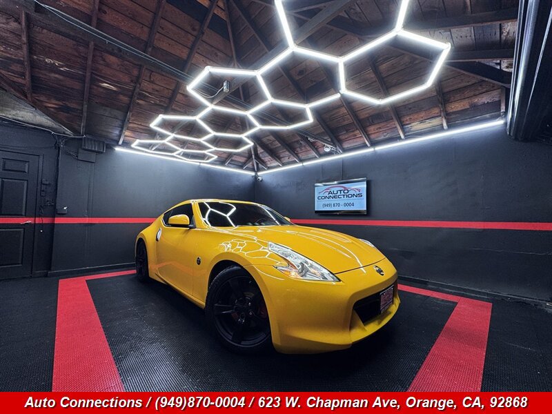 Used 2009 Nissan 370Z Coupe RWD image 1