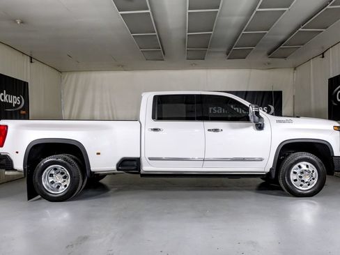 Used 2025 Chevrolet Silverado 3500 High Country w/ High Country Premium Package AWD/4WD image 5