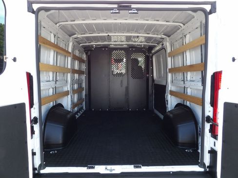 Used 2025 RAM ProMaster 2500 w/ U-Haul Equipment Group FWD image 43