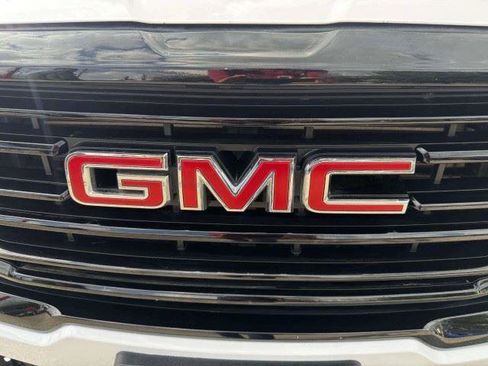 Used 2022 GMC Terrain SLE w/ Driver Convenience Package FWD image 12