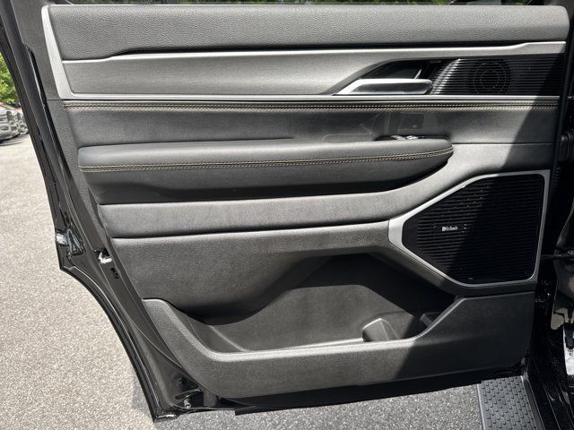 New 2026 Jeep Grand Wagoneer 4WD image 25