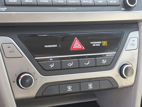 Used 2018 Hyundai Elantra SEL FWD image 4