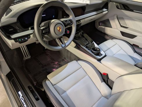 Certified 2025 Porsche 911 Carrera image 4