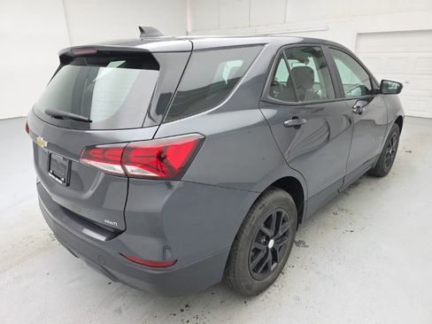 Used 2022 Chevrolet Equinox LS AWD/4WD image 12