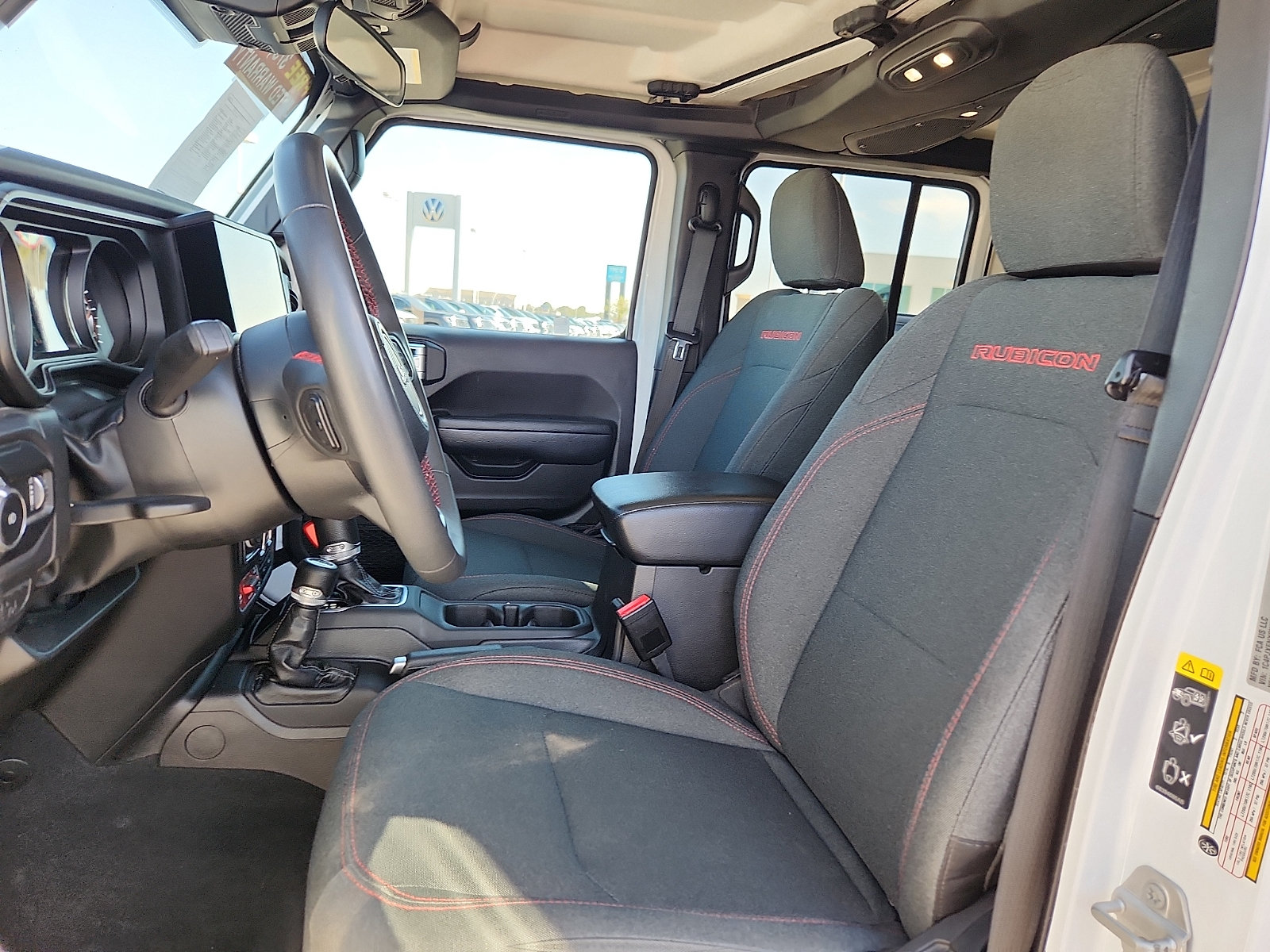 Used 2025 Jeep Wrangler Unlimited Rubicon AWD/4WD image 12