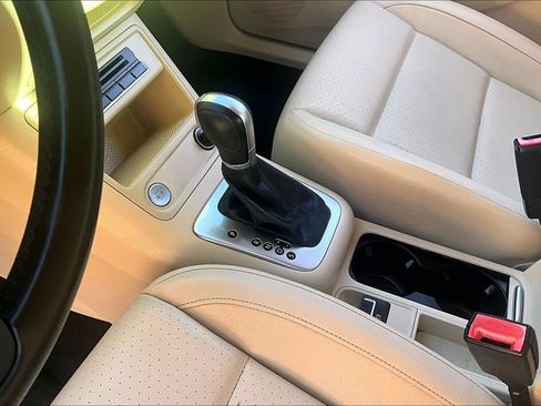 Used 2014 Volkswagen Tiguan S FWD image 19