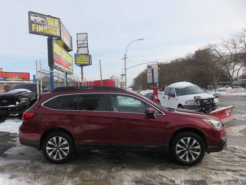 Used 2016 Subaru Outback 2.5i Limited image 9