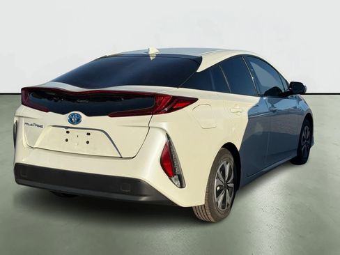 Used 2017 Toyota Prius Prime Plus image 4