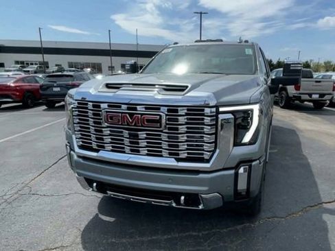 New 2026 GMC Sierra 2500 Denali w/ Denali Reserve Package AWD/4WD image 5