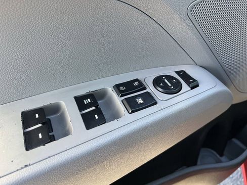 Used 2017 Hyundai Elantra SE image 20