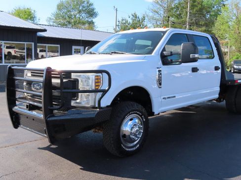 Used 2019 Ford F350 XL w/ Power Equipment Group AWD/4WD image 9