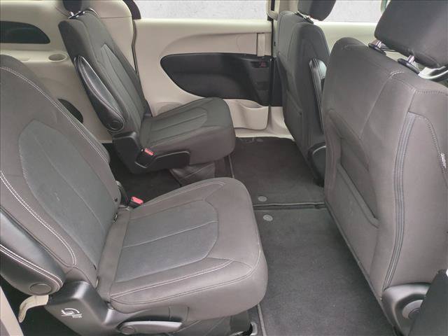 Used 2023 Chrysler Voyager LX FWD image 18