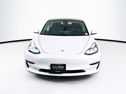 Used 2023 Tesla Model 3 Standard Range image 2