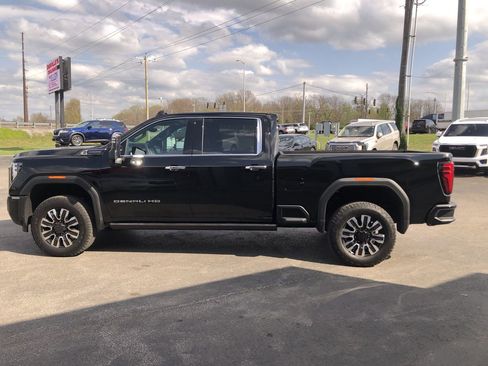 Used 2025 GMC Sierra 2500 Denali Ultimate image 11