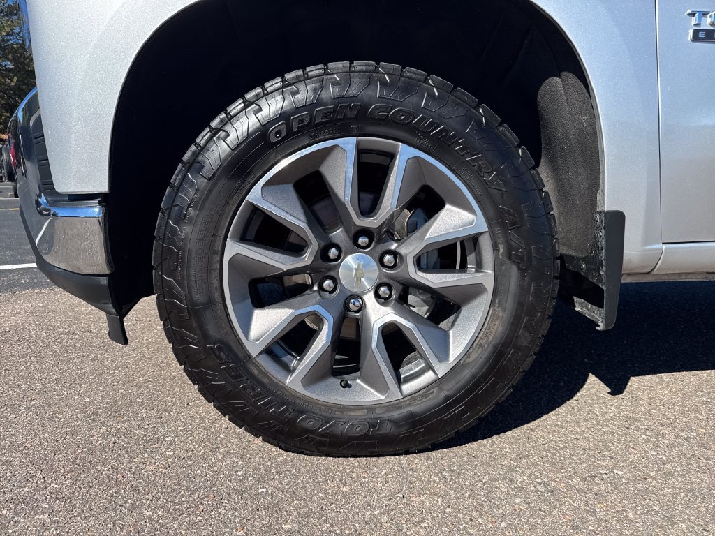 Used 2021 Chevrolet Silverado 1500 LT AWD/4WD image 23