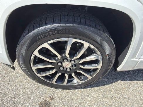 Used 2020 GMC Acadia Denali w/ Technology Package FWD image 10