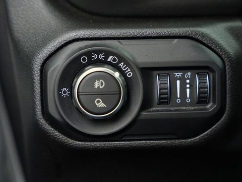 Used 2021 Jeep Gladiator Overland image 28