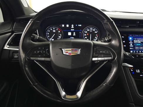 Used 2023 Cadillac XT6 Premium Luxury w/ Technology Package AWD/4WD image 19