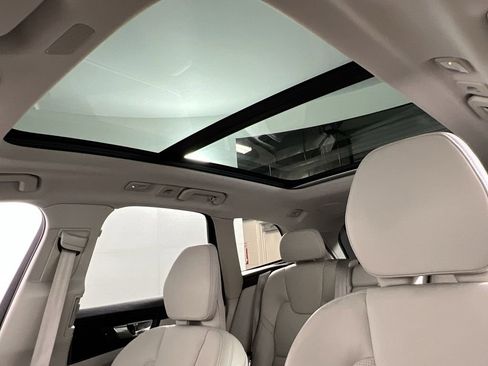 Certified 2023 Volvo XC60 B5 Ultimate w/ Protection Package Premier image 17