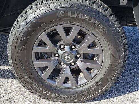 Used 2021 Toyota Tacoma SR5 image 5